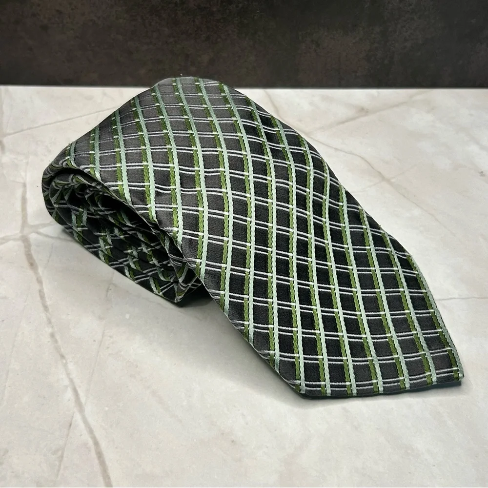 Geoffrey Beene 59” Silk Black and Green Plaid Tie